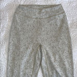 🌟🌟TEMPORARY SALE🌟🌟 Gymshark Fleur Texture